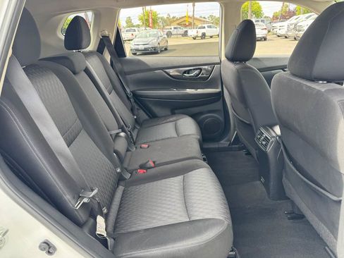 Used 2019 Nissan Rogue SV w/ Sun & Sound Touring Package AWD/4WD image 15