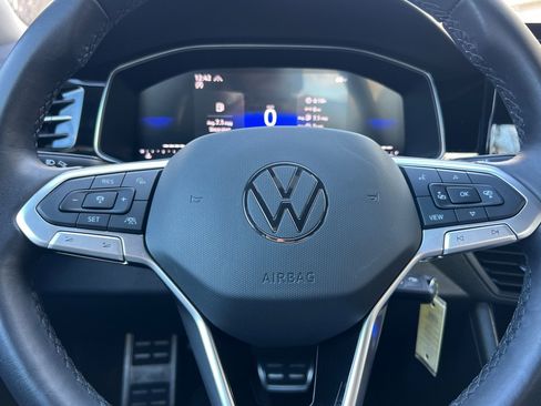 Certified 2025 Volkswagen Jetta Sport image 21