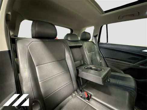 Used 2020 Volkswagen Tiguan SEL w/ Tiguan Two-Row MDO Package image 29