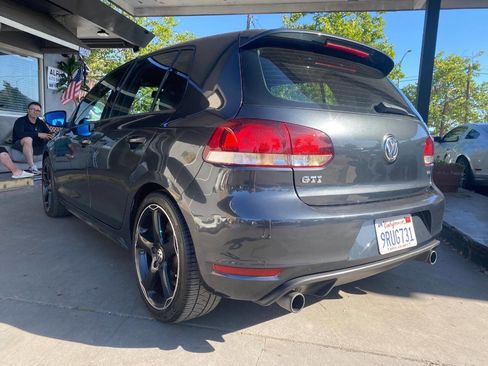 Used 2010 Volkswagen GTI 4-Door FWD image 10