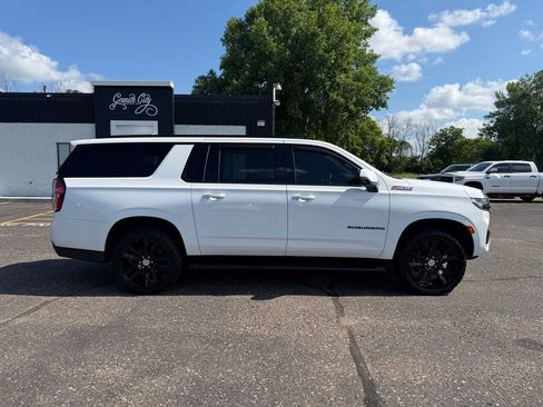 Used 2022 Chevrolet Suburban Z71 w/ Z71 Off-Road Package AWD/4WD image 3