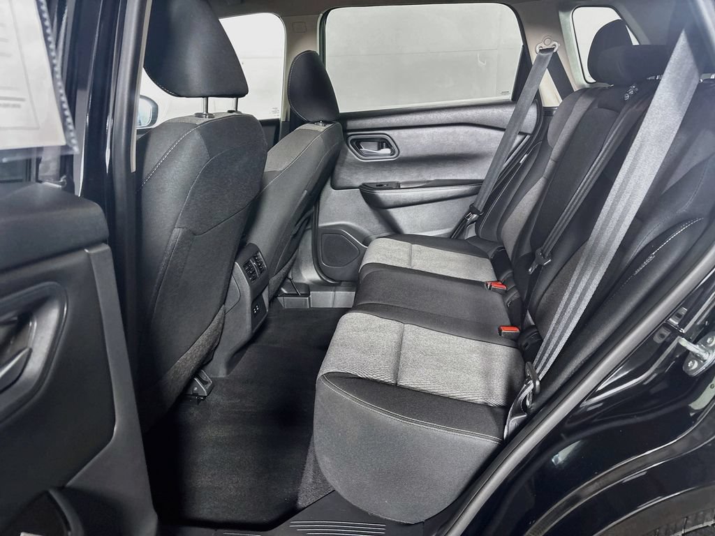 Used 2024 Nissan Rogue SV FWD image 19