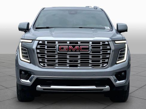 Used 2025 GMC Yukon XL Denali w/ Denali Reserve Package AWD/4WD image 4