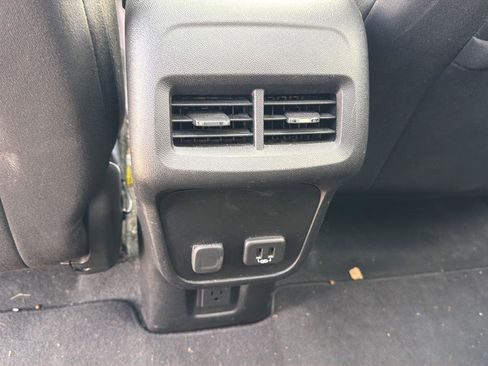 Used 2018 Chevrolet Equinox LT w/ Sun & Infotainment Package image 28