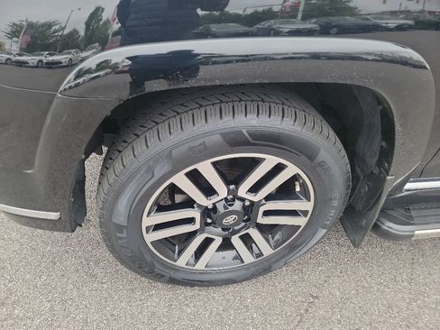 Used 2021 Toyota 4Runner Limited AWD/4WD image 4