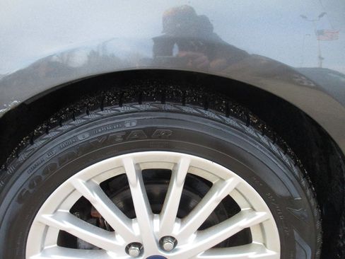 Used 2015 Ford C-MAX SE image 10