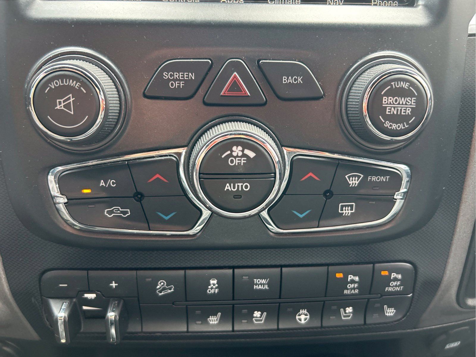 Used 2017 RAM 2500 Power Wagon w/ Leather & Luxury Group AWD/4WD image 29
