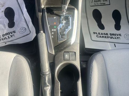 Used 2016 Toyota Corolla L FWD image 19