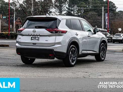 Used 2024 Nissan Rogue SV FWD image 6