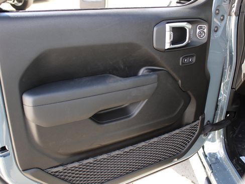 New 2026 Jeep Gladiator Willys image 9