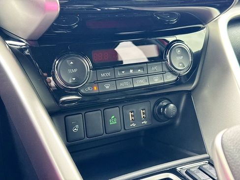 Used 2025 Mitsubishi Eclipse Cross Black Edition image 28