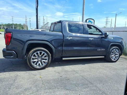 Used 2023 GMC Sierra 1500 Denali w/ Denali Reserve Package AWD/4WD image 8