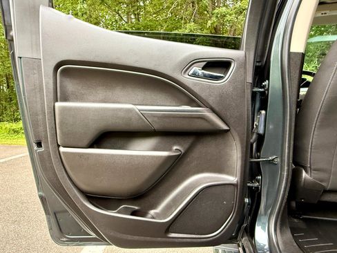 Used 2018 Chevrolet Colorado LT w/ LT Convenience Package image 19