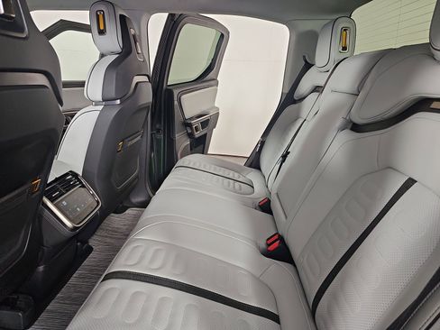 Used 2022 Rivian R1T Adventure image 21