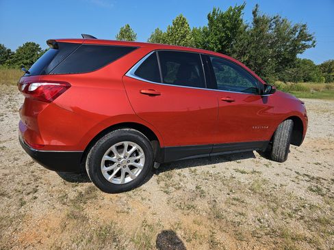 Used 2020 Chevrolet Equinox LT FWD image 3