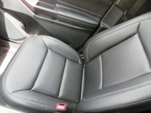 Used 2020 Ford Explorer XLT w/ Equipment Group 202A AWD/4WD image 20