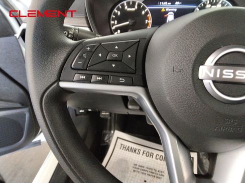 Used 2025 Nissan Altima 2.5 SV image 12