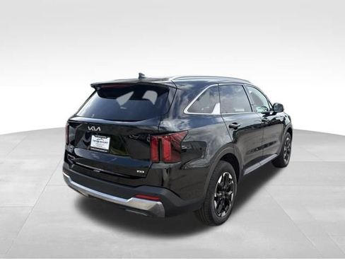 Used 2024 Kia Sorento S AWD/4WD image 2