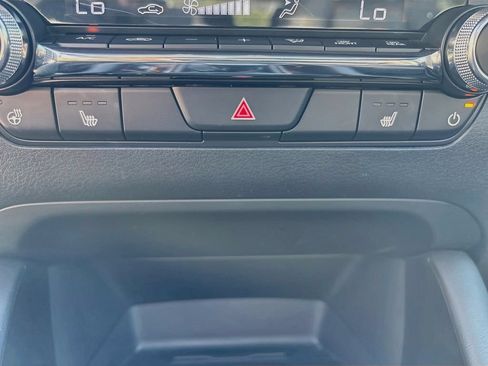 Used 2024 MAZDA MAZDA3 Hatchback w/Premium Plus Pkg AWD/4WD image 21