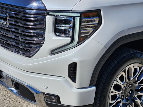 Certified 2024 GMC Sierra 1500 Denali Ultimate image 9