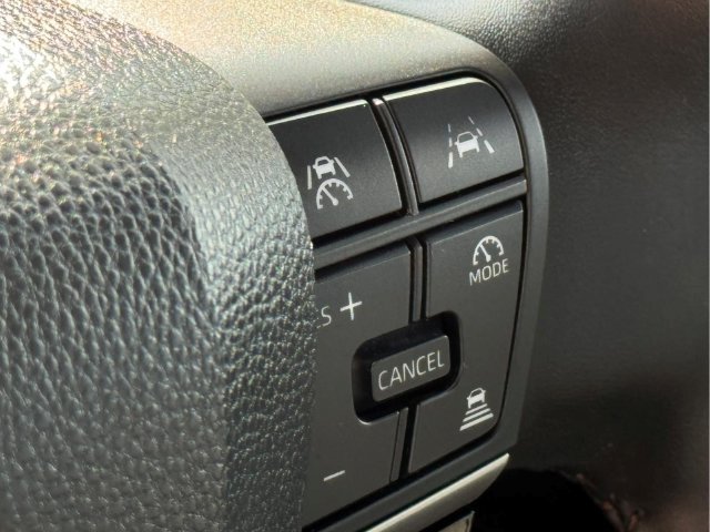 Used 2025 Toyota Camry XLE FWD image 13