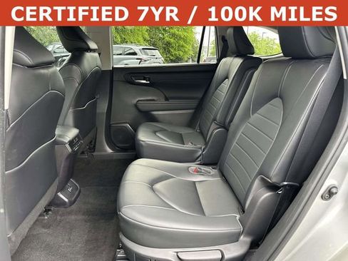 Used 2023 Toyota Highlander XLE FWD image 17