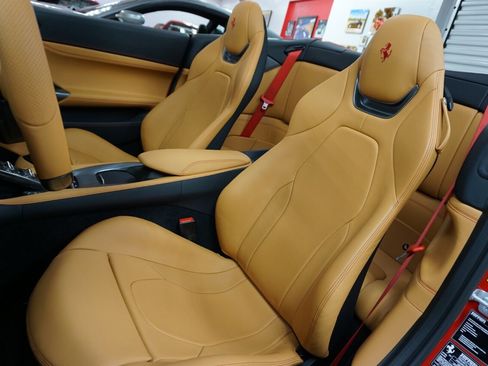 Used 2022 Ferrari Portofino M image 11