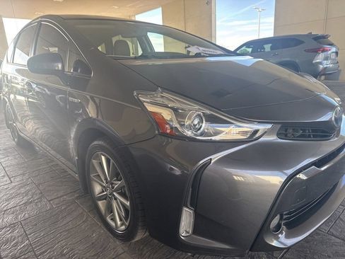 Used 2017 Toyota Prius V Five w/ Advanced Technology Package FWD image 4