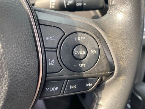 Used 2022 Toyota Corolla Cross LE image 27