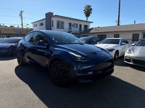 Used 2025 Tesla Model Y Long Range image 3