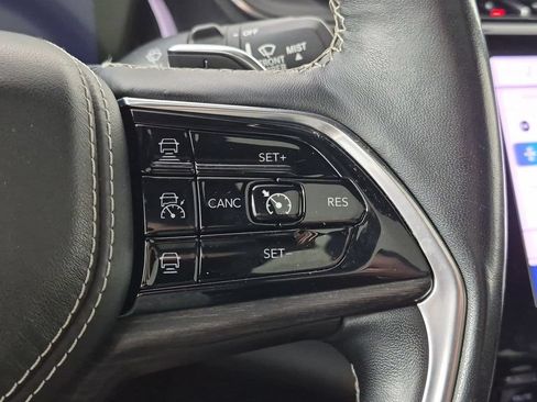 Certified 2022 Jeep Grand Cherokee Overland AWD/4WD image 20