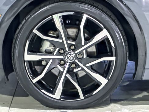 Used 2024 Toyota Prius Prime Premium image 11