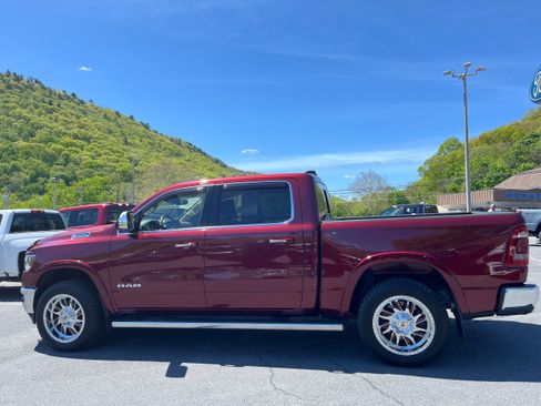 Used 2019 RAM 1500 Laramie AWD/4WD image 6