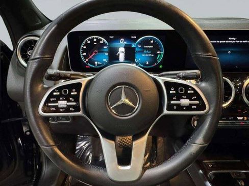 Used 2021 Mercedes-Benz GLB 250 image 31
