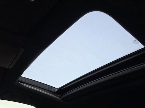 Used 2018 Honda Accord Sport image 9