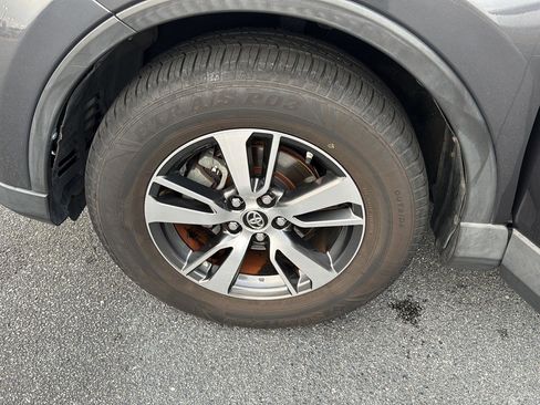 Used 2018 Toyota RAV4 XLE image 29