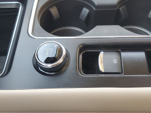 New 2026 Lincoln Corsair Premiere image 24