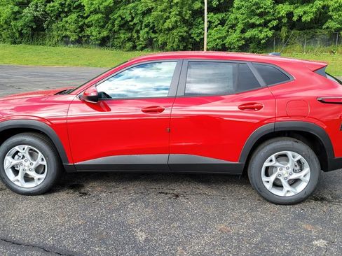 New 2026 Chevrolet Trax LS w/ LS Convenience Package FWD image 7