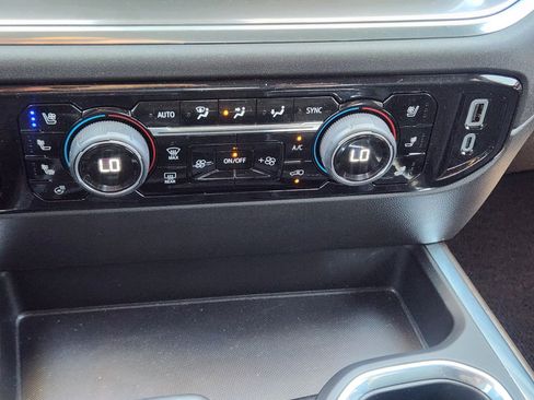 Used 2025 Chevrolet Silverado 1500 High Country AWD/4WD image 15