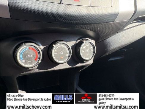 Used 2010 Mitsubishi Outlander SE image 21