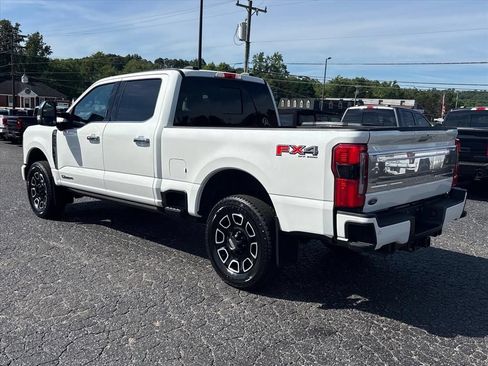 Used 2023 Ford F250 Platinum AWD/4WD image 5