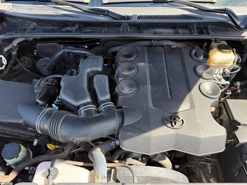 Used 2016 Toyota 4Runner Limited AWD/4WD image 12