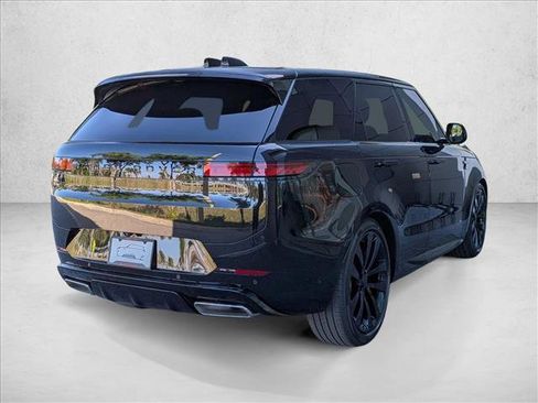 Used 2026 Land Rover Range Rover Sport Dynamic SE image 2