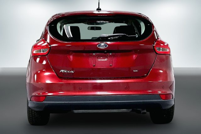 Used 2017 Ford Focus SEL w/ Cold Weather Package FWD image 6
