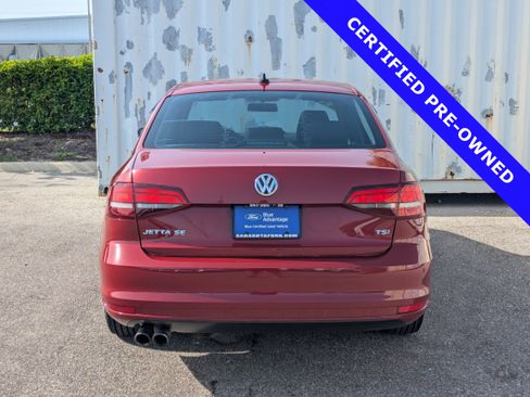 Used 2017 Volkswagen Jetta SE FWD image 6