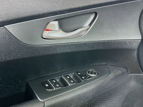 Used 2019 Kia Forte Sedan image 18