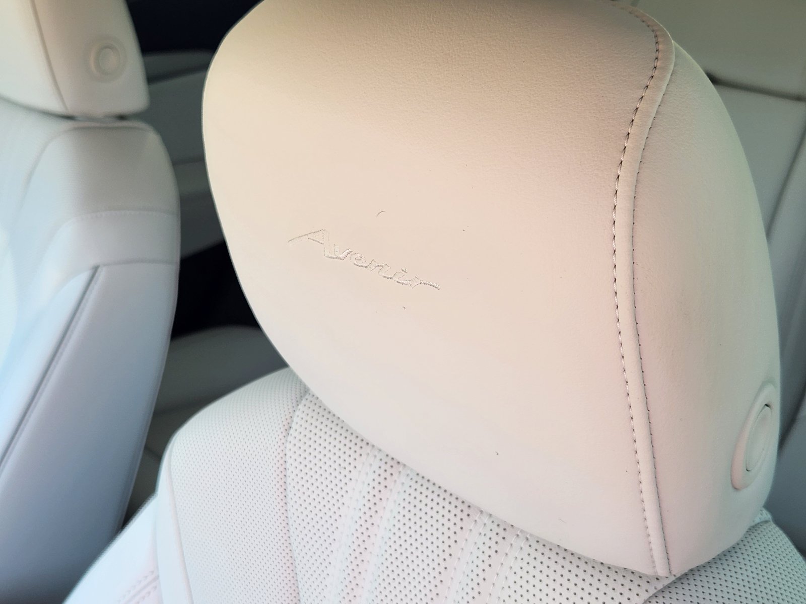 Used 2024 Buick Envision Avenir AWD/4WD image 23