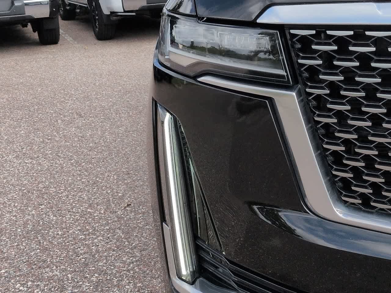 Used 2023 Cadillac Escalade ESV Premium Luxury w/ Performance Package RWD image 10