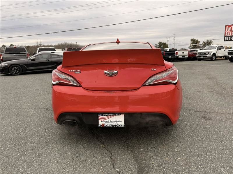 Used 2015 Hyundai Genesis 3.8 RWD image 6