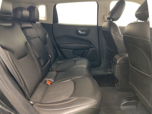 Used 2018 Jeep Compass Latitude AWD/4WD image 19